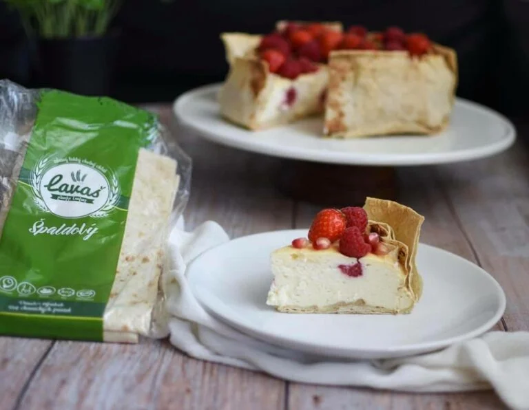 Tvarohový cheesecake s ovocím